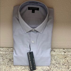 Banana Republic Men's Light Gray Dress Shirt